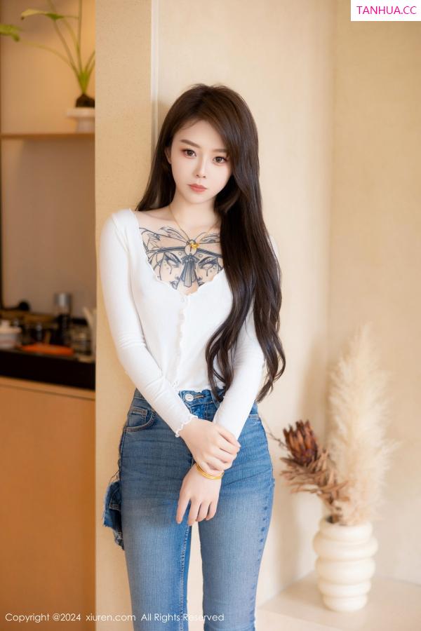 周妍希 奶瓶土肥圆 [XiuRen]高清写真图 2024.06.21 No.8740 奶瓶. 美腿性感第11张图片